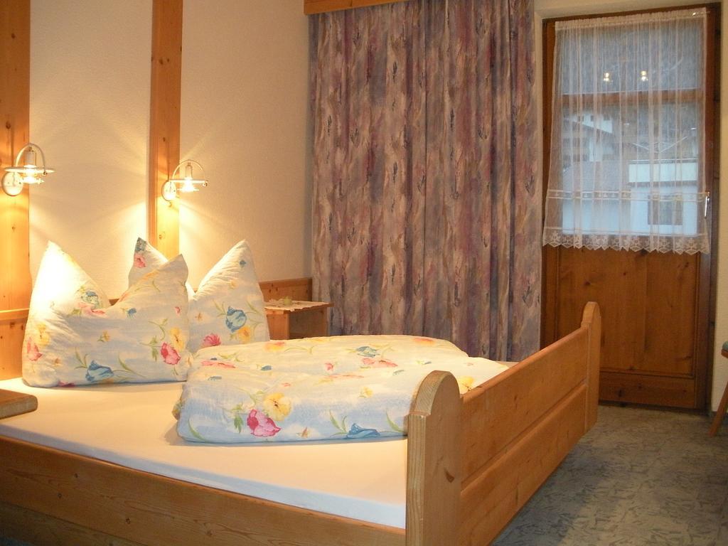Apartment Christine Öttl Pfunds Zimmer foto